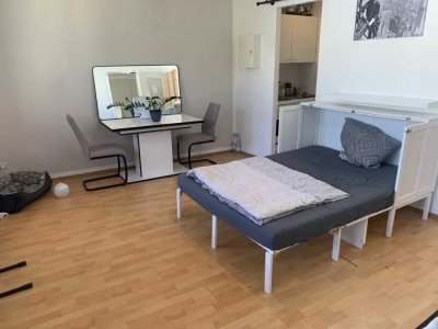 Wohnung mit Balkon & Garten an der Münchener Freiheit