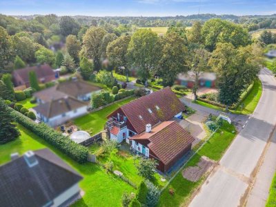 Gute Schulanbindung mit Bus, Bahn, Fahrrad nach Brokstedt / Bad Bramstedt - großes Haus in Hardebek