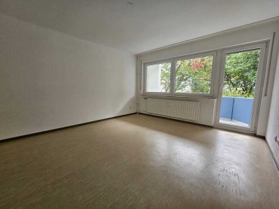 Renovierte 2-Zimmer-Wohnung mit Balkon und Tageslichtbad!