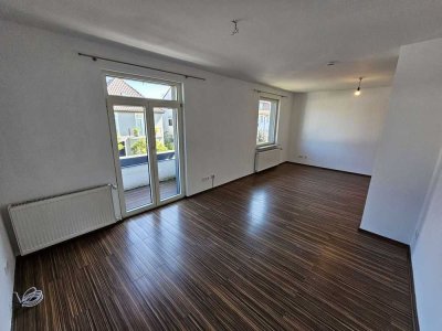 Top ausgestattete 2 Zimmer-Altbau-Wohnung + 2 Balkone (West und Ost) nähe REWE-Center