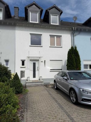 Attraktives Reihenmittelhaus mit großzügigem Raumangebot und Keller in Mühlheim-Lämmerspiel