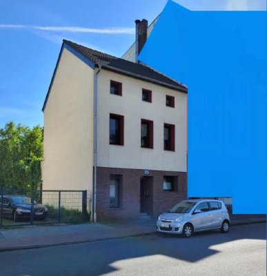 Top saniertes Einfamilienhaus in Wanheimerort ab SOFORT (2,5 Etagen mit vielen Ausbaumöglichkeiten)
