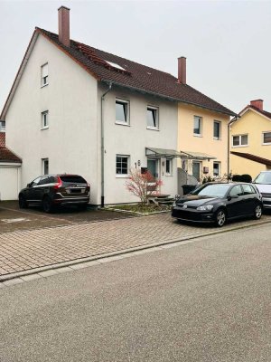 Attraktive Doppelhaushälfte in Kronau