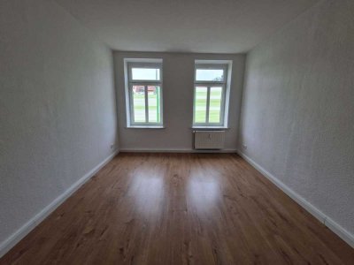 Neu hergerichtet * 3-Zimmer-Wohnung mit Tageslichtbad