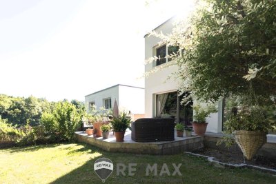 "0 % Käuferprovision, Provisionsfrei für den Käufer, Verkäufer zahlt die Käuferprovision! Schlicht, smart, schön – Ihr Zuhause in grüner Lage"