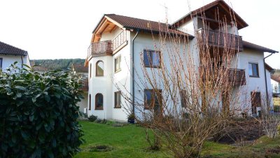 Schöne, moderne 3,5-Zimmer-Wohnung mit Balkon und EBK in Tauberbischofsheim Hochhausen