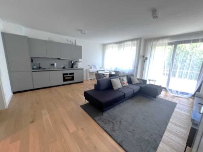 Hübsche, moderne, fast noch neue 2-Zi.-Whng +S.-Balkon. Ruhig und doch ideal zur City gelegen,U-Bahn