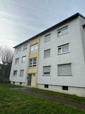 schön renovierte 4-Zimmer-Wohnung mit Einbauküche und großem Garten