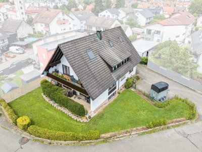 Attraktive, große Maisonette-Wohnung mit Balkon: zentral, ruhig