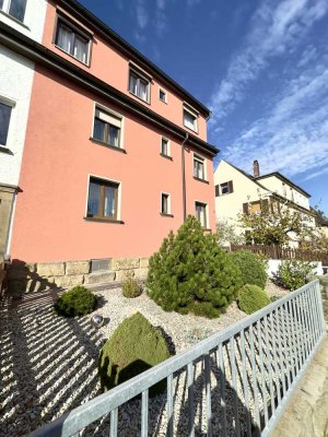 Doppelhaushälfte mit 3 Garagen, Wintergarten, Balkon und kleinem Garten! In guter Lage, Stadtteil Gl