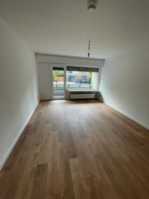 Beziehen Sie ein renoviertes 1-Zimmer-Appartment mit Balkon!