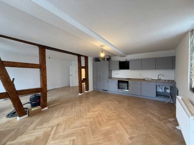 Helle 4 ZKB inkl. Balkon zentral gelegen und frisch renoviert