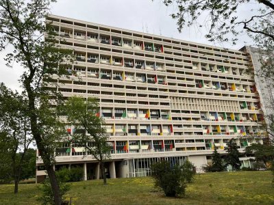 Corbusier - Haus Berlin Exklusive 2,5-Zimmer-Maisonette-Wohnung mit zwei Balkonen