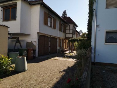 Günstiges 6-Zimmer-Einfamilienhaus mit EBK in Oftersheim