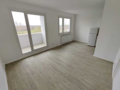 4-Raumwohnung mit Balkon + Wannenbad + Einbauküche