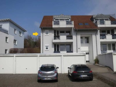 Gut ausgestattete 3-Zi Wohnung mit Terasse, Balkon, Gartenbenutzung und Garage