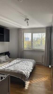 Helle, vollständig möblierte 2-Zimmer-Wohnung mit Balkon in Stuttgart-Möhringen