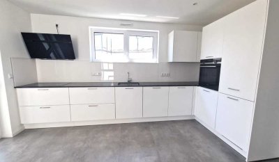 Helle und schöne 2- Zimmer Neubau Wohnung in AB