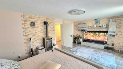 Gepflegtes Zweifamilienhaus mit schönem Garten in ruhiger Wohnlage