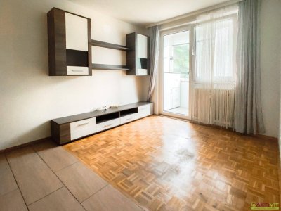 Charmante 2-Zimmer-Wohnung mit Gartenmitbenutzung und Garage. - Sofort beziehbar.