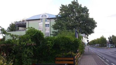 Attraktive helle und moderne 3 Zimmer-DG-Wohnung mit Balkon und Einbauküche in Göttingen