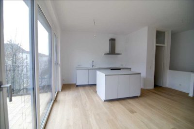 Stilvolle, helle und ruhige Maisonette-Wohnung mit 2 Balkonen