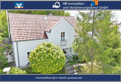 "Privilegiert leben in naturnaher Wohnlage"
Charmantes Familiendomizil mit reichlich Platz und viel