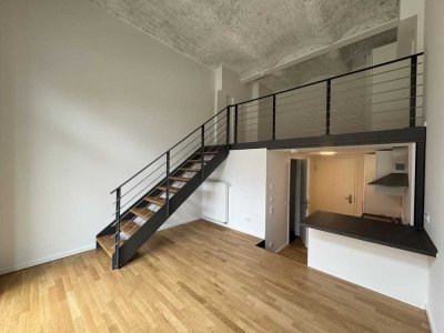 Galerie-Maisonette-Apartment! Direkt an der Spree mit EBK und Terrasse!!!