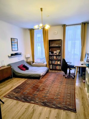 UNTERMIETE GESUCHT für Vollmöblierte 2-Zimmer Altbauwohnung im Erdgeschoss Augarten / Volkermarkt Nähe