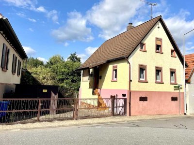 Ein kleines aber feines Haus mit Garage, Stellplatz und einem schönen Garten