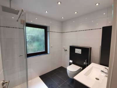 55 qm  2-Zi-Wohnung Warmmiete 800 €  incl. Küche + 2xStellplatz