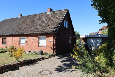 Doppelhaushälfte mit Garage und großem Garten