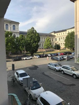 Top Lage an der Akademie 1 WG Zimmer