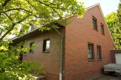 Keine Käuferprovision - Einfamilienhaus mit Garage in Waldrandlage