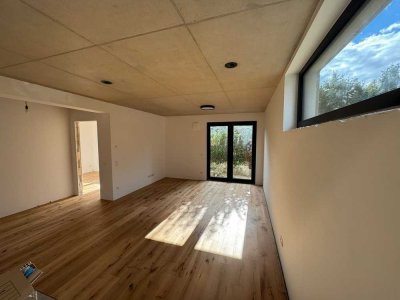 ERSTBEZUG - Exklusive helle 2-Zimmer Terrassenwohnung in Südlage am Pleiser Wald in Sankt Augustin