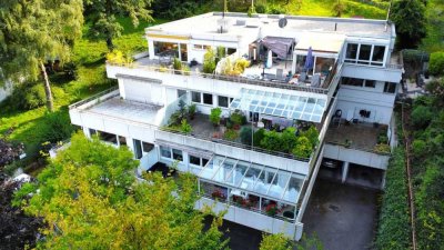 Naturnah und ruhig ! Großzügige 3,5 – 4,5 Zi. Wohnung mit  Panoramaterrasse mit Weitblick