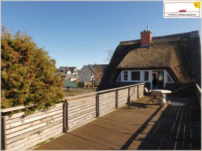 Lieblingshaus unter Reet, 300m zum Strand, großzügig gestaltet, mit Einliegerwhg., 3 KFZ-Stellplätze