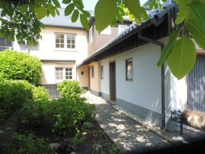 Sehr gepflegtes Wohnhaus mit Garage im Herzen von Hillesheim