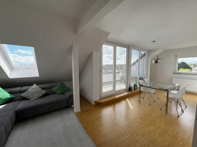 Exklusive 3,5-Zimmer-DG-Whg., teilmöbliert, Parkett, Süd-Balkon und EBK in Degerloch