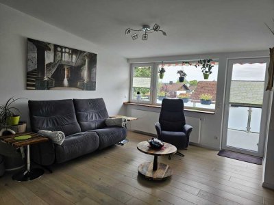 Sonnige neuwertige 2,5-Zi. DG-Wohnung mit Südbalkon in Forstinning