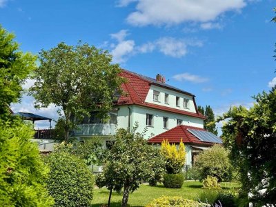 Nachhaltige Haustechnik & liebevoll gestaltetes Wohnumfeld