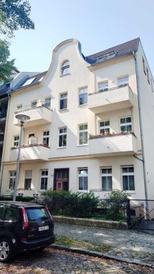 Renovierte Dachgeschosswohnung in Toplage nahe Schlosspark