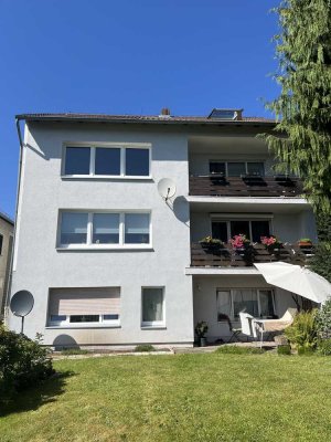 Helle 3-Zimmer Wohnung mit Balkon, Garage & Garten