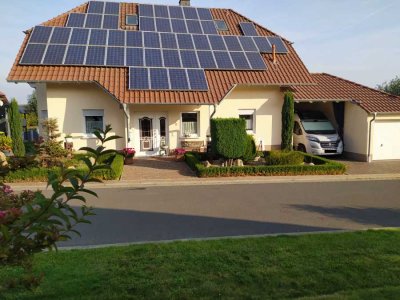 Modernes Einfamilienhaus mit 3 Wohnbereichen - großzügig, hochwertig, individuell, ortsrandnah