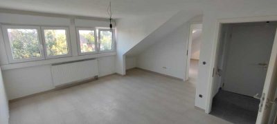 Schöne neu sanierte 2 Zimmerwohnung nahe Mercedes, Roche, Essity etc