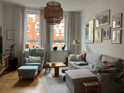 Zwischenmiete (August-November) - schöne Altbauwohnung mit Balkon in Linden Nord