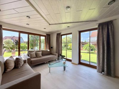 Freistehendes Einfamilienhaus mit  idyllischem Gartenbereich
