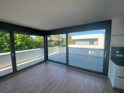 PENTHOUSE ! NEUWERTIG 2021 mit 3,5 Zimmer in Korntal - Zentrum