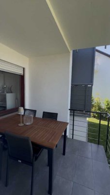 Schöne 3 Zimmer wohnung mit Garten, Balkon und Garage