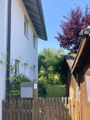 Erstbezug nach Sanierung: Geräumiges 5-Zimmer-Reihenendhaus mit EBK in Weßling